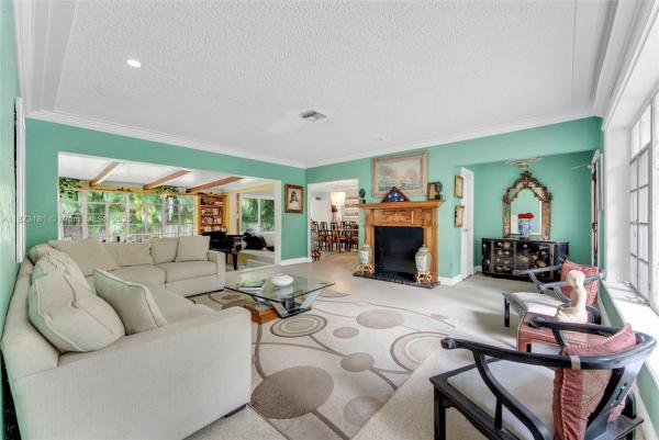 990 NE 94th St, Miami, Florida 33138, image 1