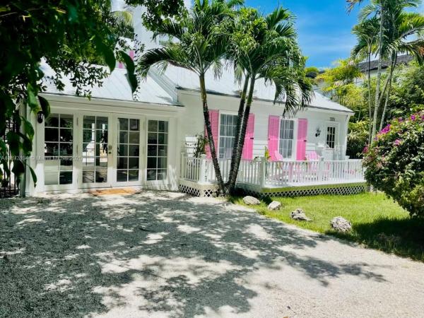 3951 Park Dr, Miami, Florida 33133, image 1