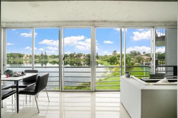 879 NE 195 St 228, Unincorporated Dade County, Florida 33179, image 1