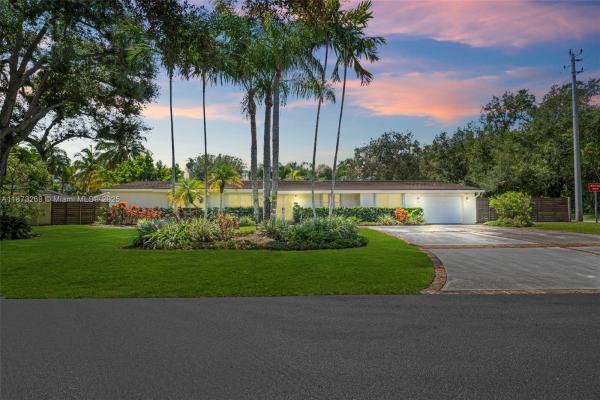 8260 SW 95th St, Unincorporated Dade County, Florida 33156, image 1