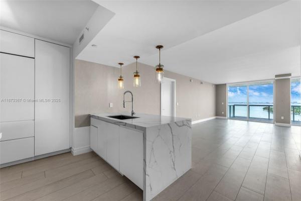 The Grand Venetian, 10 Venetian Way 1903, Miami Beach, Florida 33139, image 1
