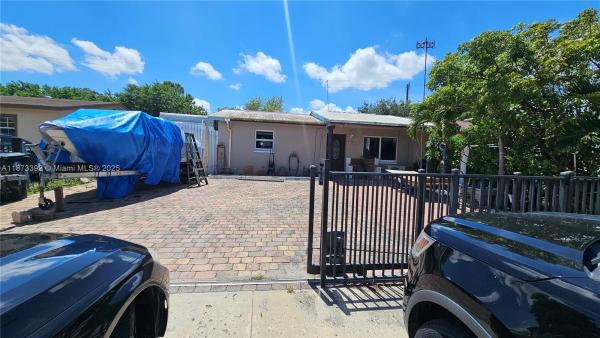 Palm Beach Villas, 5940 S 38th Ct, Greenacres, Florida 33463, image 1
