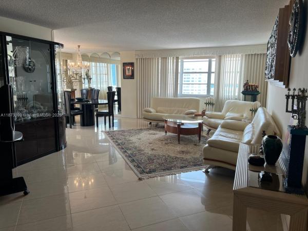 Winston Towers 200, 251 174th St #1905, Sunny Isles Beach, Florida 33160, image 2