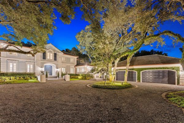 Palm Vista, 5400 Banyan Trl, Coral Gables, Florida 33156, image 1