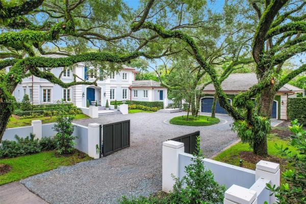 Palm Vista, 5400 Banyan Trl, Coral Gables, Florida 33156, image 3