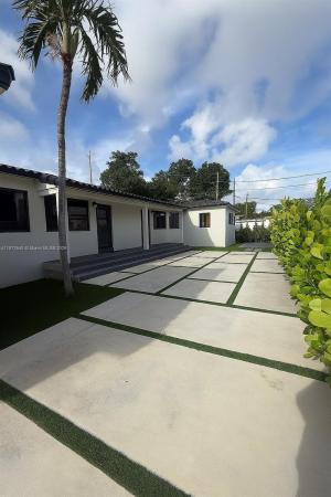 Auburndale Tamiami Trail, 621 SW 33rd Ave, Miami, Florida 33135, image 1