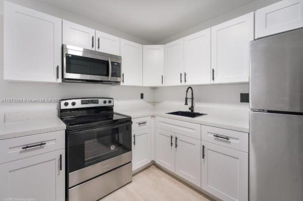 Biscayne Park Estates, 12215 W Dixie Hwy #205, North Miami, Florida 33161, image 1