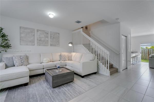 Forest Park Villas, 413 NW 12th Pl, Florida City, Florida 33034, image 2