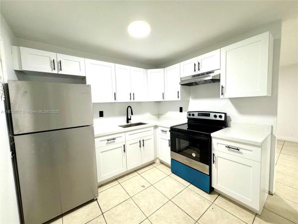 Biscayne Park Estates, 12215 W Dixie Hwy #106, North Miami, Florida 33161, image 1
