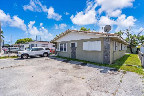 Ingleside Park, 4776 E 10th Ave, Hialeah, Florida 33013, image 2