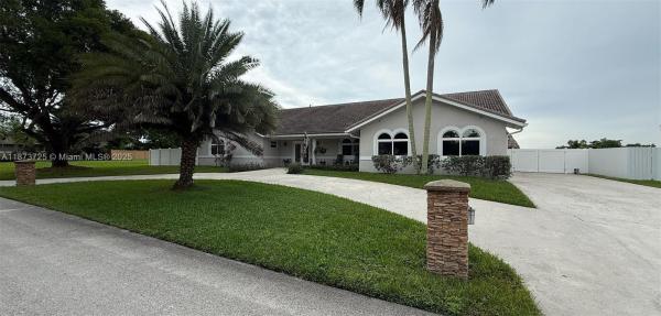 10700 SW 139th Rd, Miami, Florida 33176, image 1