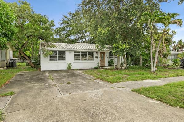 Park Road Manor, 3229 Cleveland St, Hollywood, Florida 33021, image 2