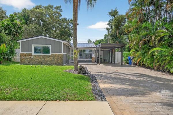 Palm Lane Villa, 6640 Douglas St, Hollywood, Florida 33024, image 1