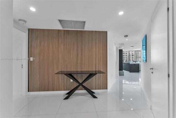 Epic Hotel & Residences, 200 Biscayne Boulevard Way #3601, Miami, Florida 33131, image 2