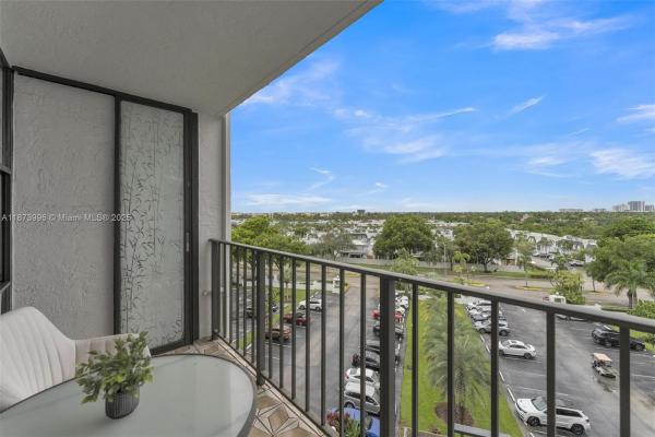 Oceanview Park, 1000 Parkview Dr #723, Hallandale, Florida 33009, image 2