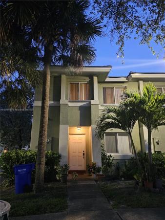 Washington Court Villas, 126 Hidden Ct Rd #27-D, Hollywood, Florida 33023, image 1