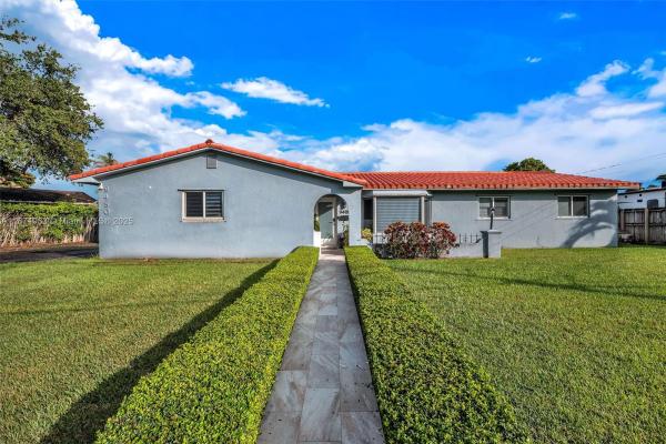 9480 Palmetto Club Ln E, Palmetto Bay, Florida 33157, image 1
