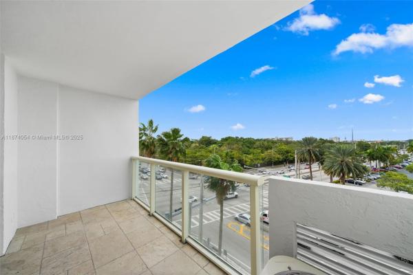 13499 Biscayne Blvd 503, Miami, Florida 33181, image 1