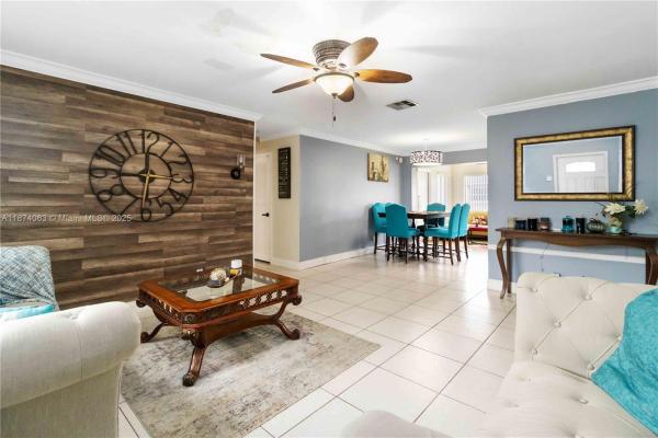Mainlands Of Tamarac Lakes, Tamarac, Florida 33321, image 1