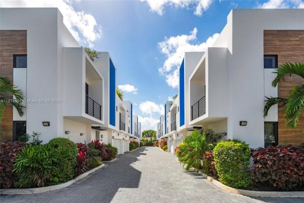 Wilton Springs, 2679 NE 8th Ave, Wilton Manors, Florida 33334, image 2