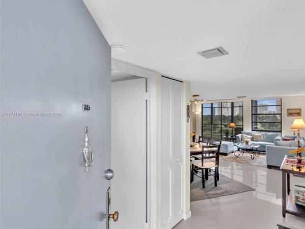Biscaya, 20400 W Country Club Dr #605, Aventura, Florida 33180, image 1