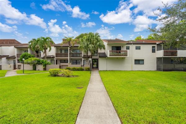 The Villas Of Amberwood, 10190 NW 41st St #104-9, Doral, Florida 33178, image 1