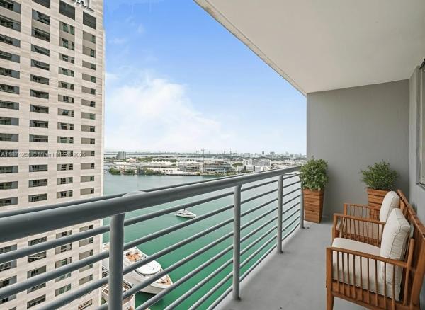 One Miami East, 335 S Biscayne Blvd #2704, Miami, Florida 33131, image 2