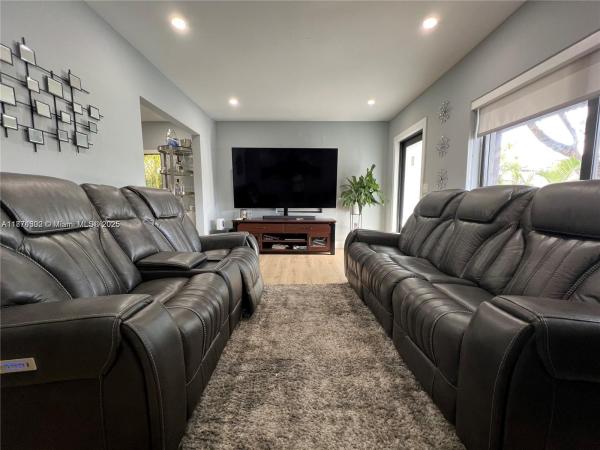 Edenholme Gardens, 860 NW 18th Pl, Miami, Florida 33125, image 1