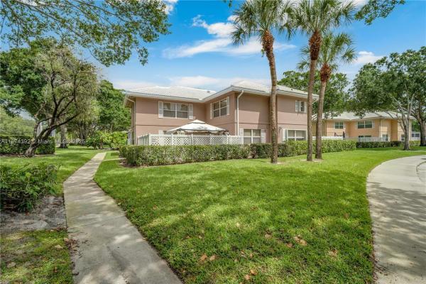 Stamford At The Villages Of Palm Beach Lakes, 3104 Kingston Ct #11D, West Palm Beach, Florida 33409, image 1