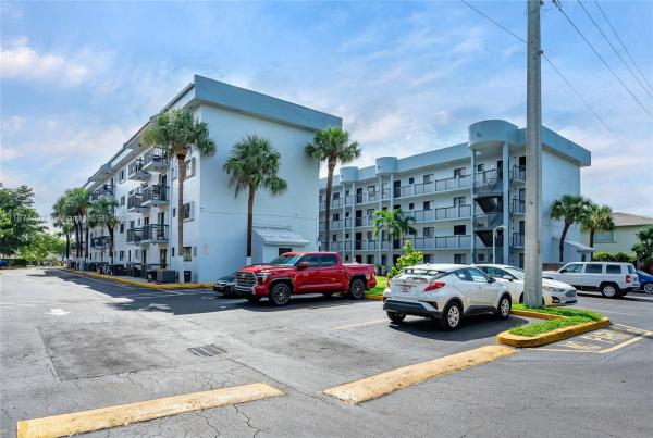 Alameda, 5300 W 21 Ct 311, Hialeah, Florida 33016, image 1