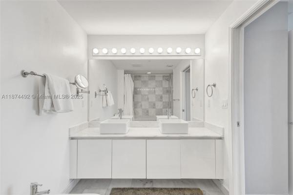 Blue On The Bay, 601 NE 36th St #2703, Miami, Florida 33137, image 3