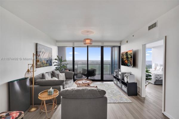 Blue On The Bay, 601 NE 36th St #2703, Miami, Florida 33137, image 2