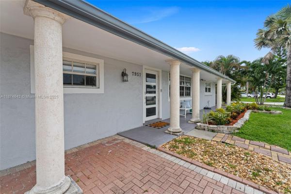 Boulevard Heights, 7951 NW 11th St, Pembroke Pines, Florida 33024, image 1
