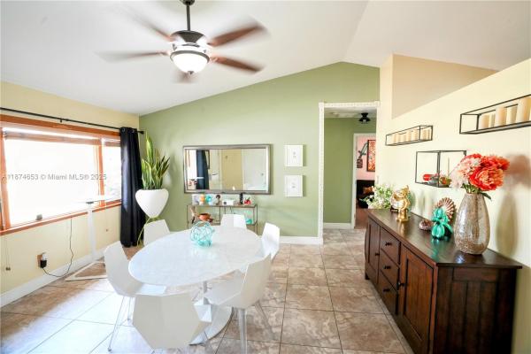 Cape Coral, 2304 SE 8th Ter, Cape Coral, Florida 33990, image 2