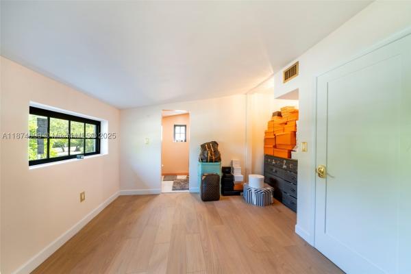 Lake View, 5149 Alton Rd, Miami Beach, Florida 33140, image 2