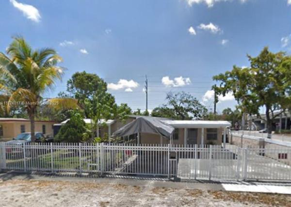 580 NW 136th St, Miami, Florida 33168, image 1