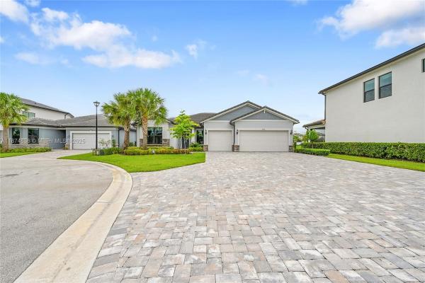 Oak Tree, 2340 Rollingwood Ct, Oakland Park, Florida 33309, image 1