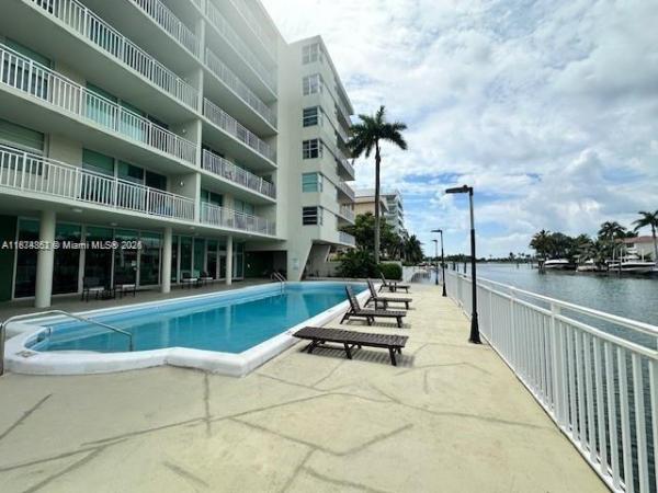 St Regis, 9500 W Bay Harbor Dr #4H, Bay Harbor Islands, Florida 33154, image 1
