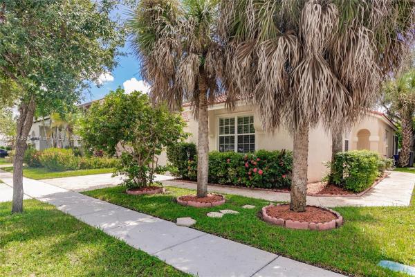 Classic Vista, 15850 NW 11th St, Pembroke Pines, Florida 33028, image 2