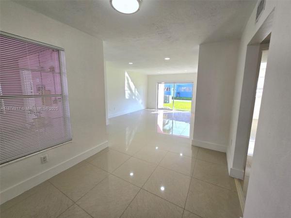 7520 SW 82nd St #G118, Miami, Florida 33143, image 1