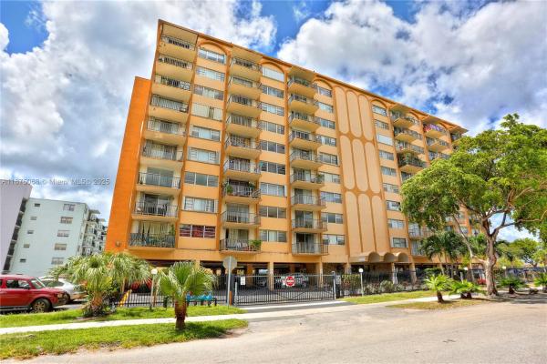3 Horizons North, 1470 NE 125th Ter #PH-12, North Miami, Florida 33161, image 2