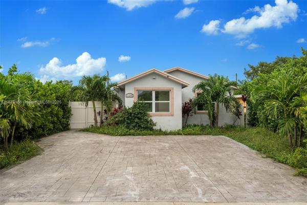 524 NW 10th St ##A & B, Hallandale, Florida 33009, image 1