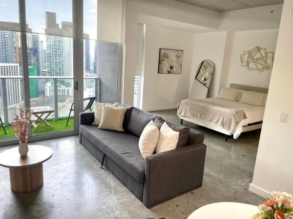 Centro, 151 SE 1st St #2807, Miami, Florida 33131, image 2