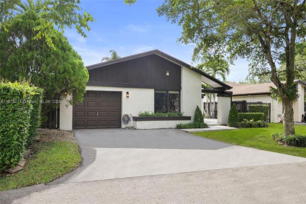 The Crossings, 10813 SW 132nd Circle Ct, The Crossings, Florida 33186, image 3