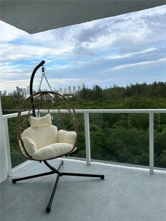 North Miami, Florida 33181, image 1