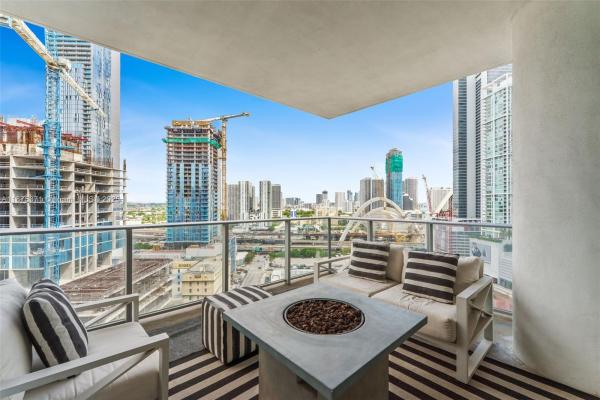 Paramount Miami Worldcenter, 851 NE 1st Ave 1700, Miami, Florida 33132, image 1