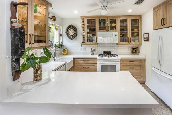 Hollywood Lakes, 1515 Harrison St, Hollywood, Florida 33020, image 3