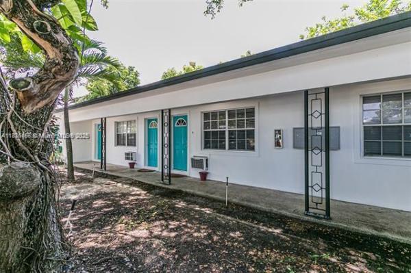 Lake Ridge, 1717 NE 12th St, Fort Lauderdale, Florida 33304, image 1