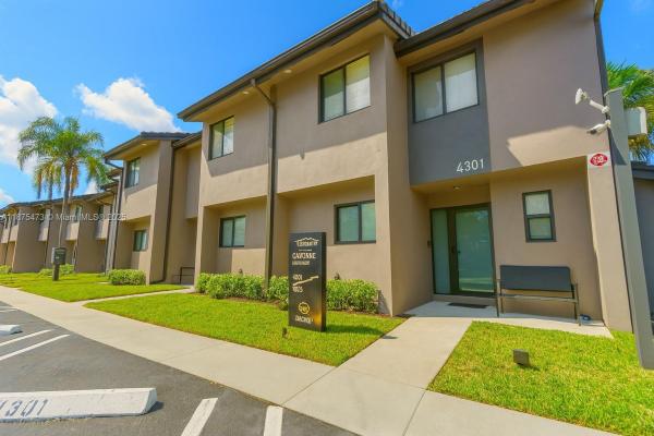 Highgate Townhomes, 4323 NW 115th Ave, Coral Springs, Florida 33065, image 1