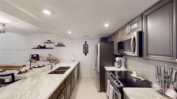 Villas Lakes, 11336 NW 15th St, Pembroke Pines, Florida 33026, image 2